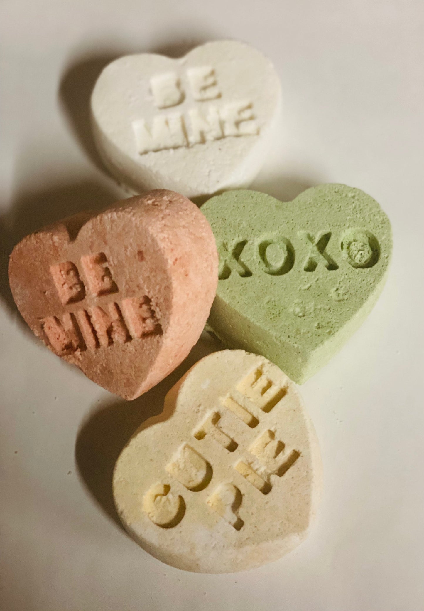 Organic bath bomb / Valentine's Day / conversation hearts /